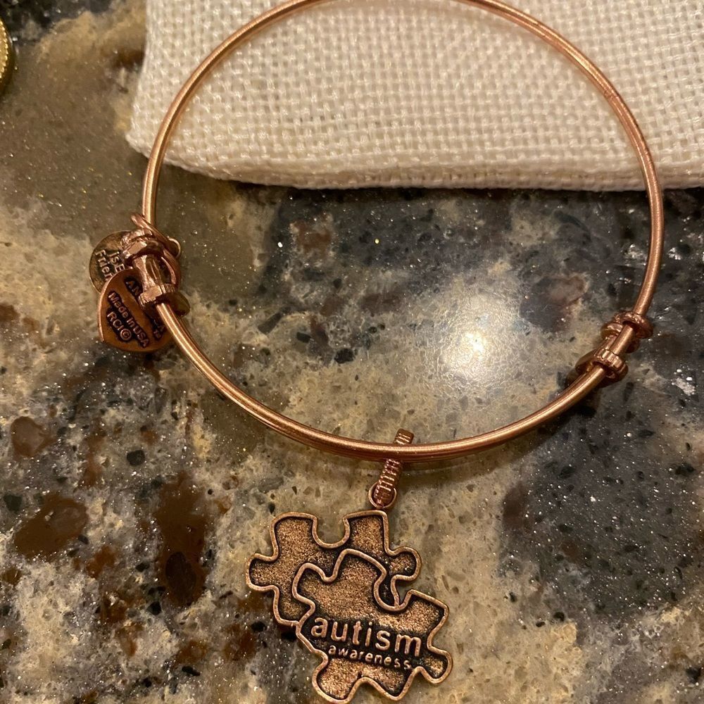 (Never used) Angelica bracelet set - Picture 2 of 5